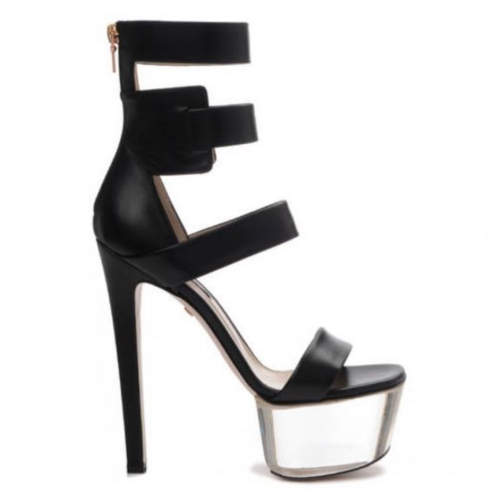 These brand new Ruthie Davis Shoes with original 📦 is definitely a show stopper